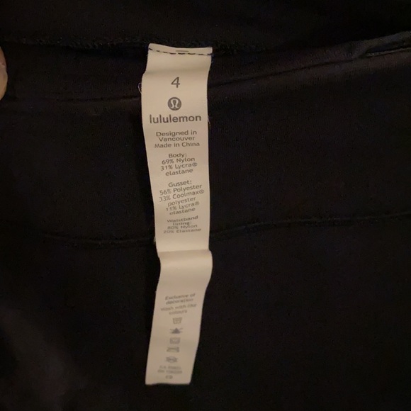 Lulu lemon leggings with pockets size 4 - Picture 4 of 4